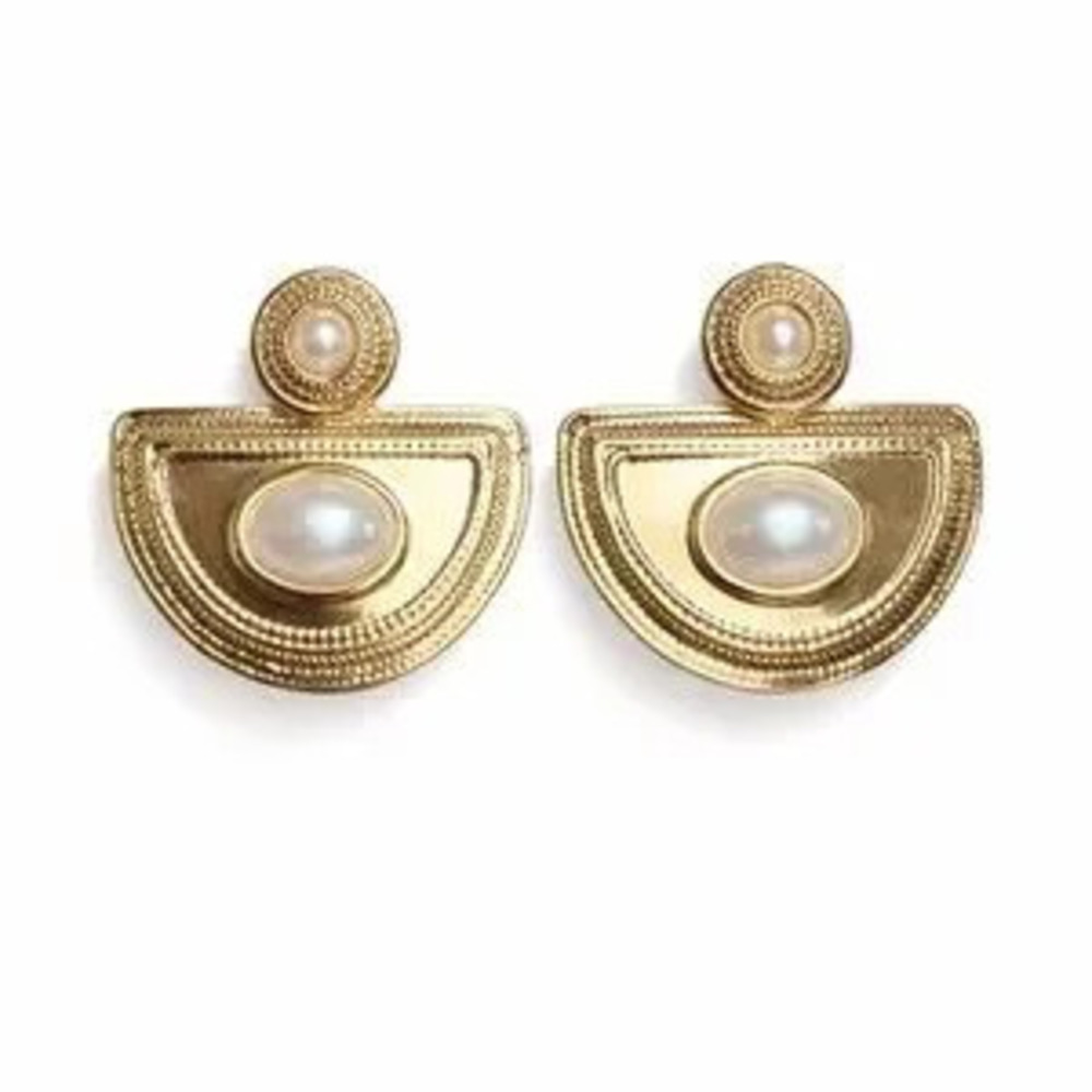 Elegant Gold and Pearl Drop Earrings